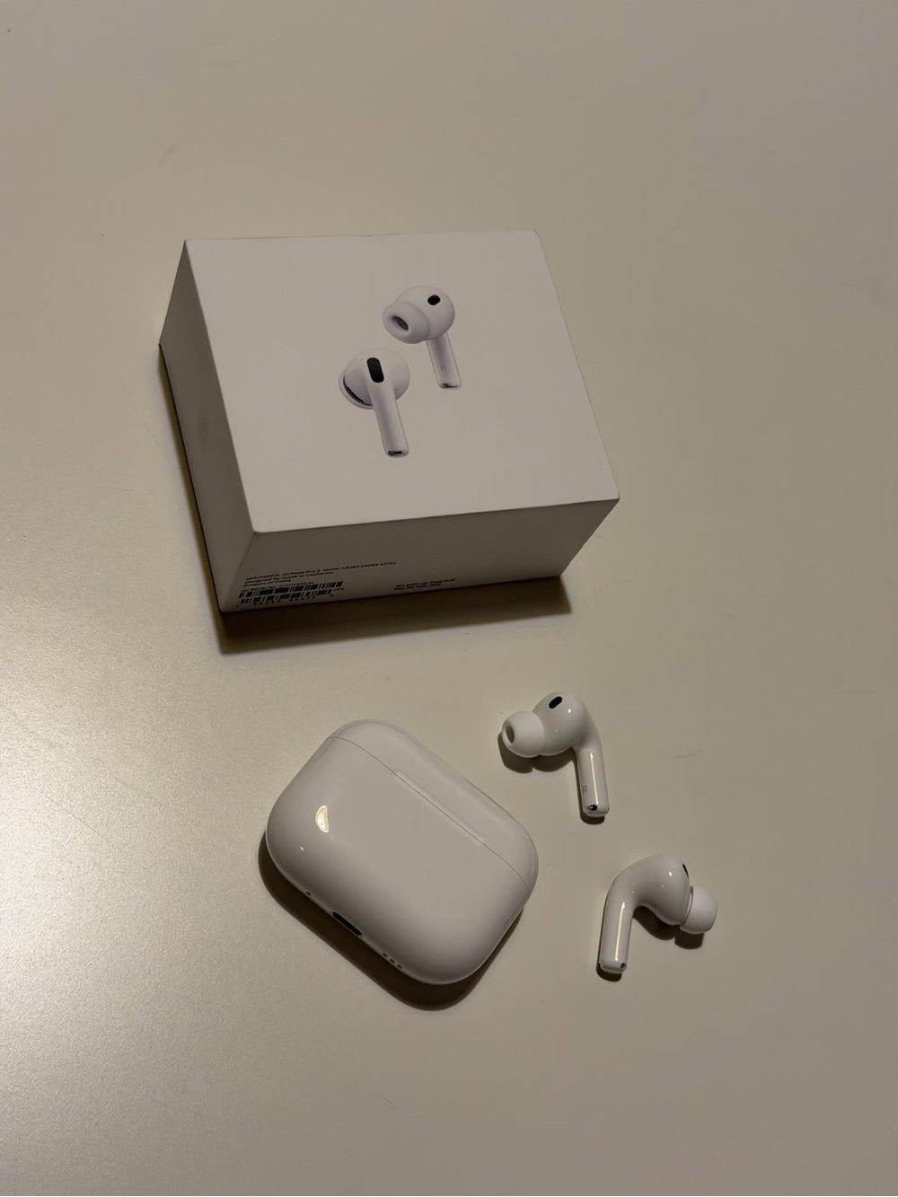 Apple AirPods Pro Wireless Earbuds in White with Charging Case